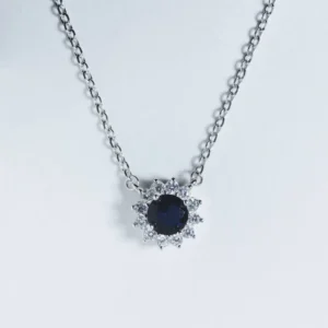 سلفر شكل ورده بفص زيركون ازرق داكن حوله فصوص زيركون صغيره